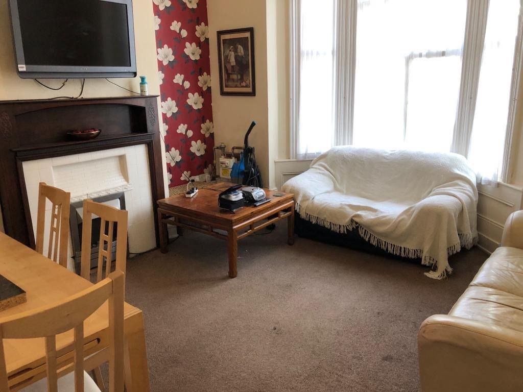 Room 5, 24 Saxby Street, Leicester photo 4