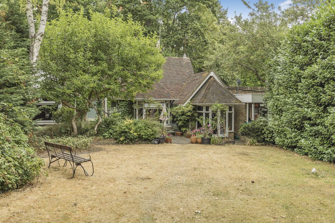 4 bedroom bungalow for sale 0