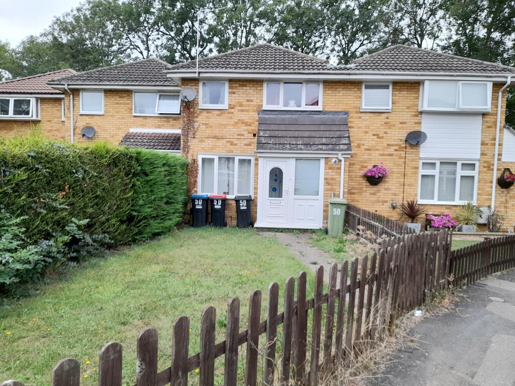 50, Newport Pagnell photo 4