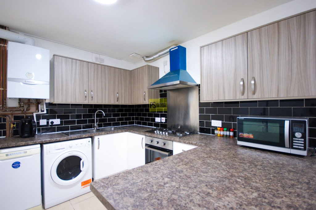 8, Dawlish Road, Birmingham photo 5