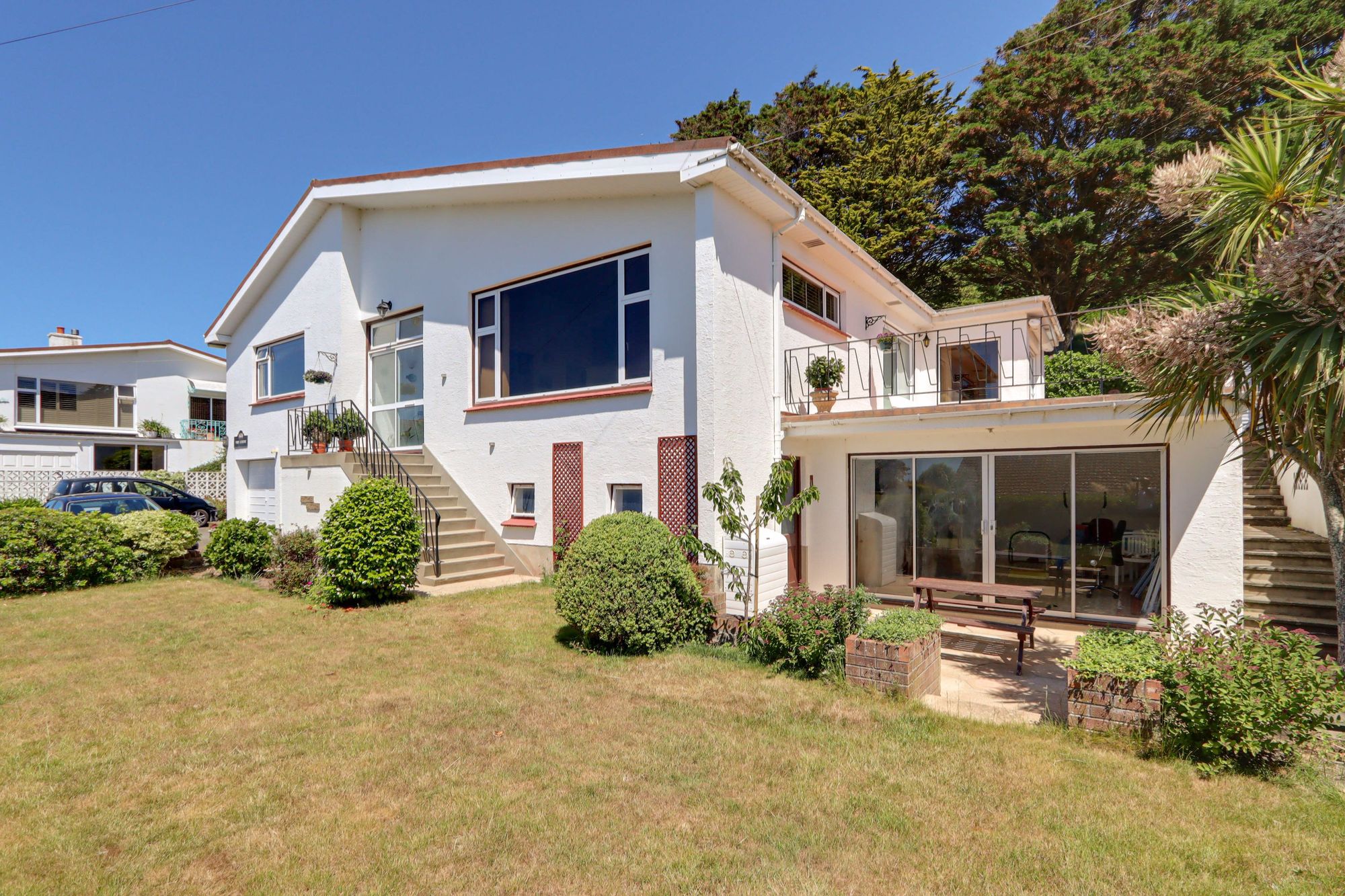 3 bedroom detached house for sale 0