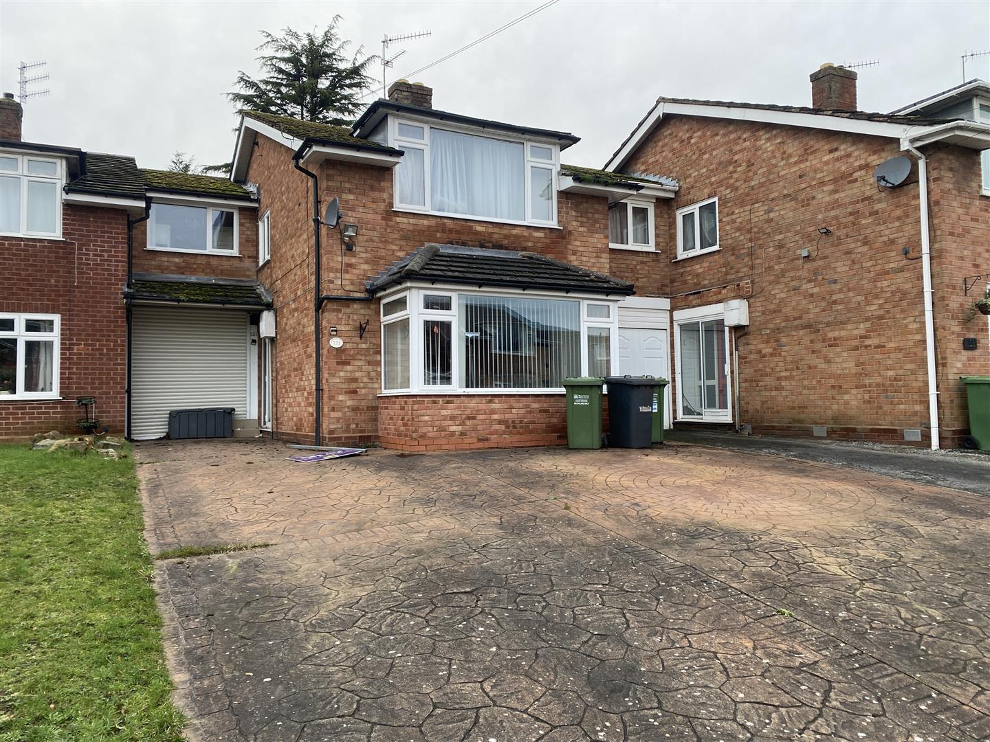 121, Windermere Way, Stourport-On-Severn photo 2