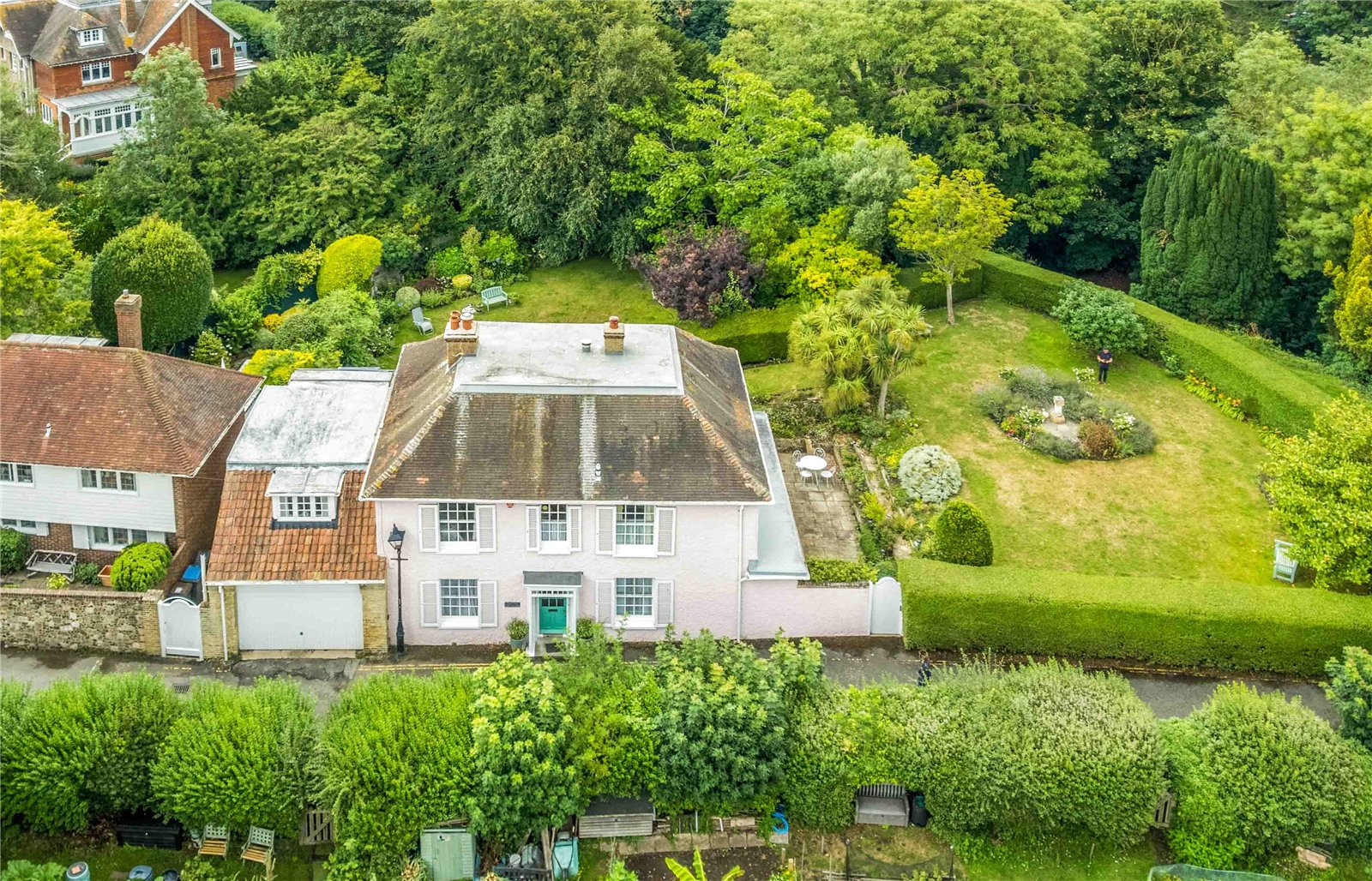 5 bedroom detached house for sale 0