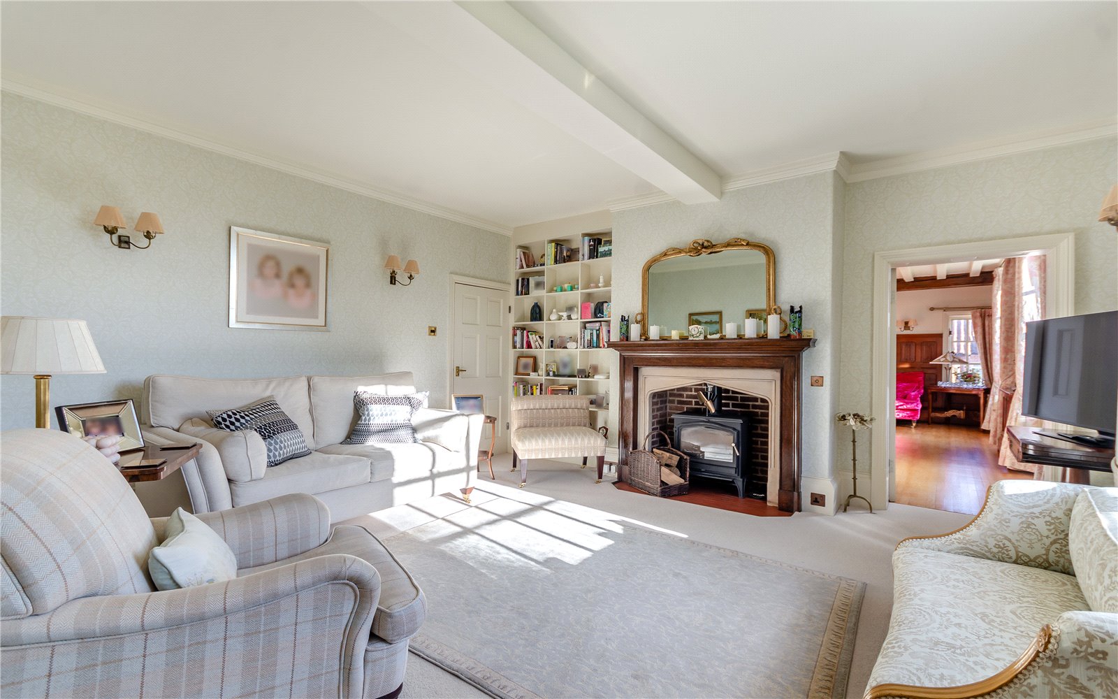 6 bedroom detached house for sale 0