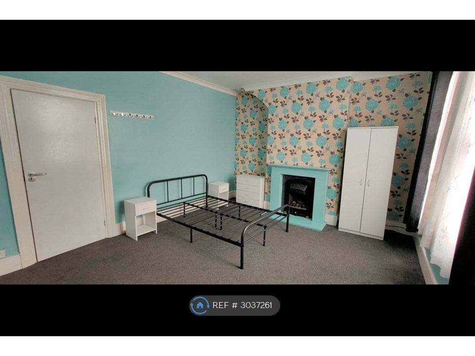Middle Floor Front Room A, Old Road, Clacton-On-Sea photo 5