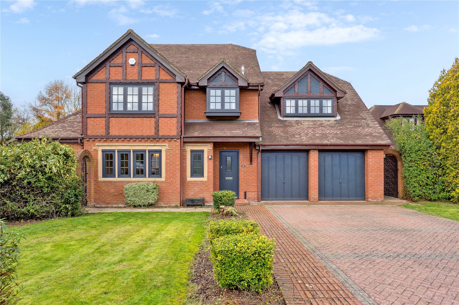 4 bedroom detached house for sale 0