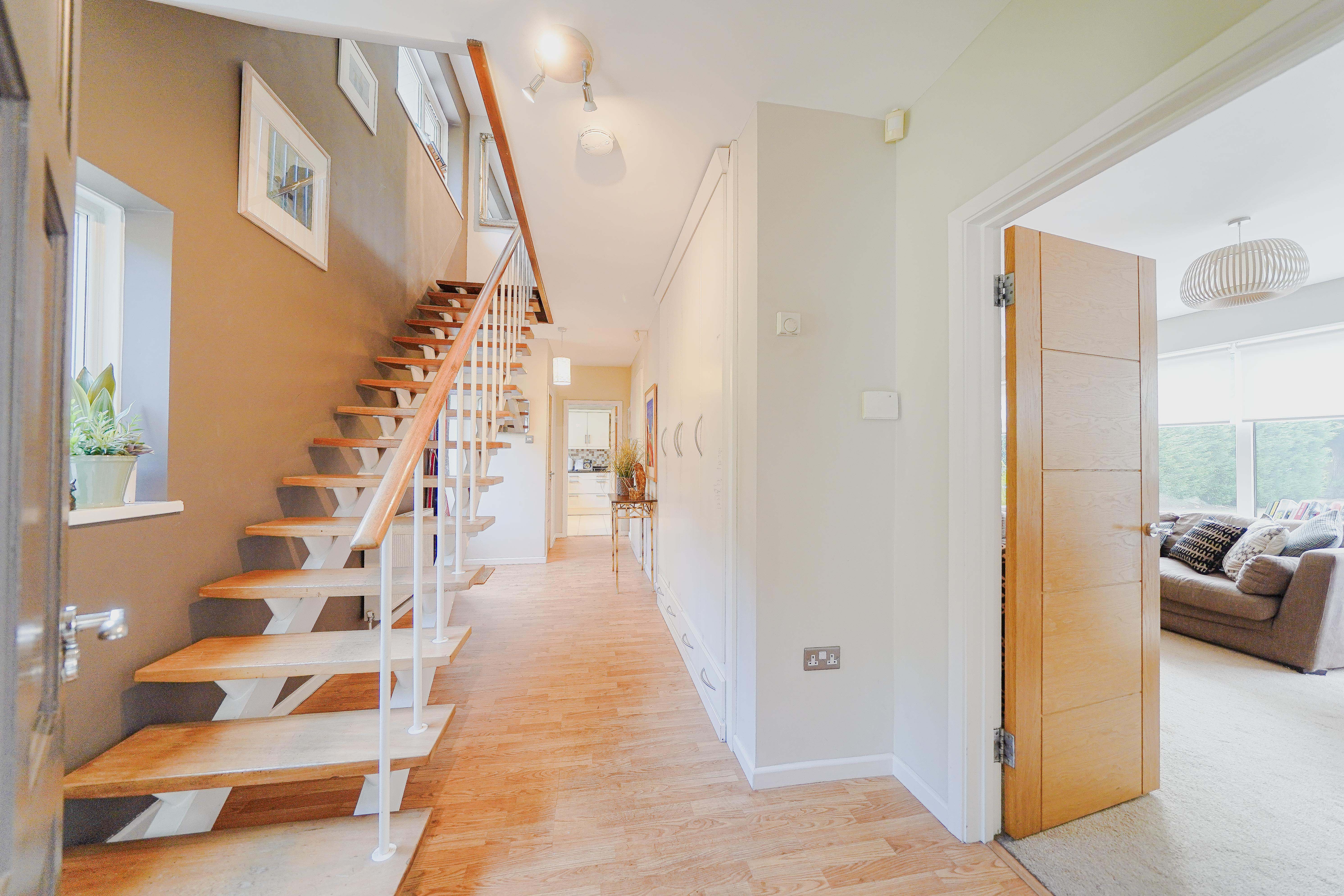 4 bedroom detached house for sale 0