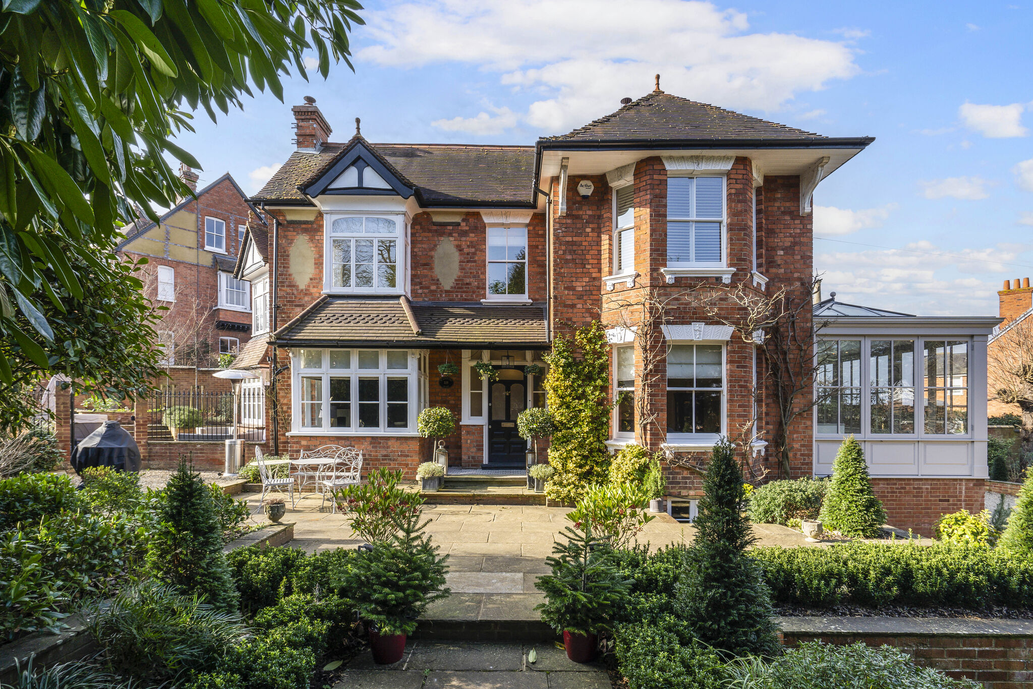 4 bedroom detached house for sale 0