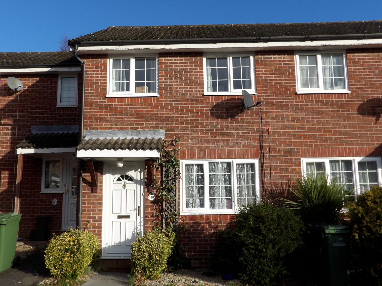 138, Stirling Crescent, Southampton photo 2