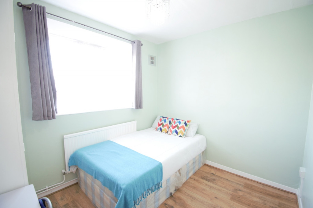 1-bed flat on Mackay House,, London, £910/mo