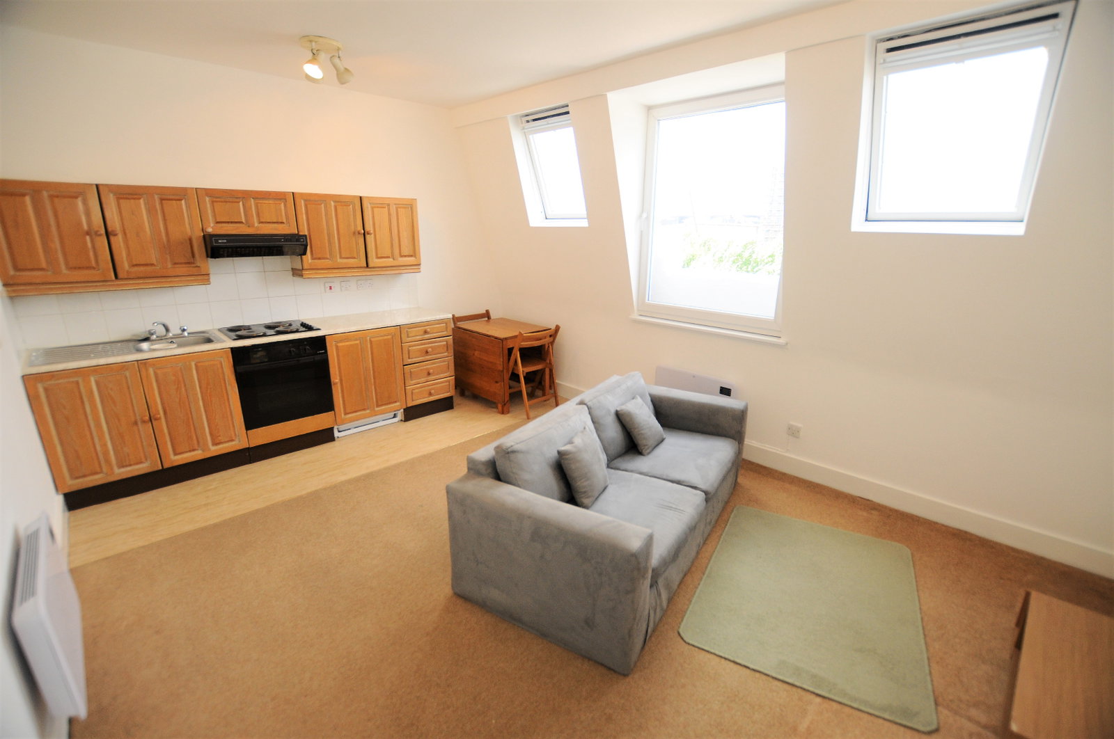 563,Flat C, Chiswick High Road, London photo 4