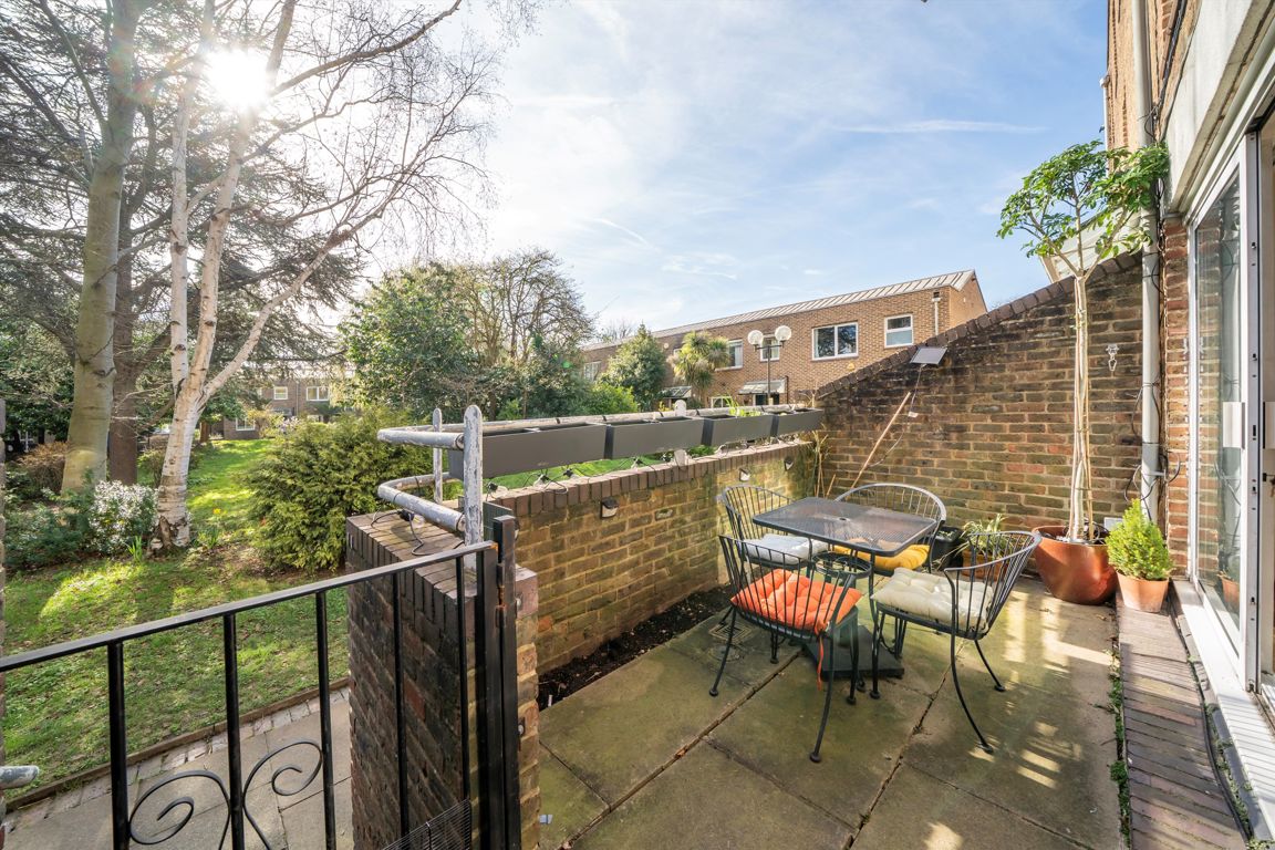 4 bedroom property for sale 0