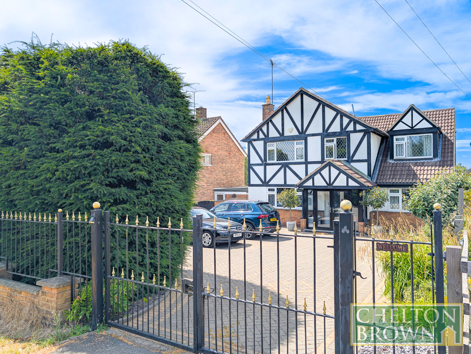 5 bedroom detached house for sale 0