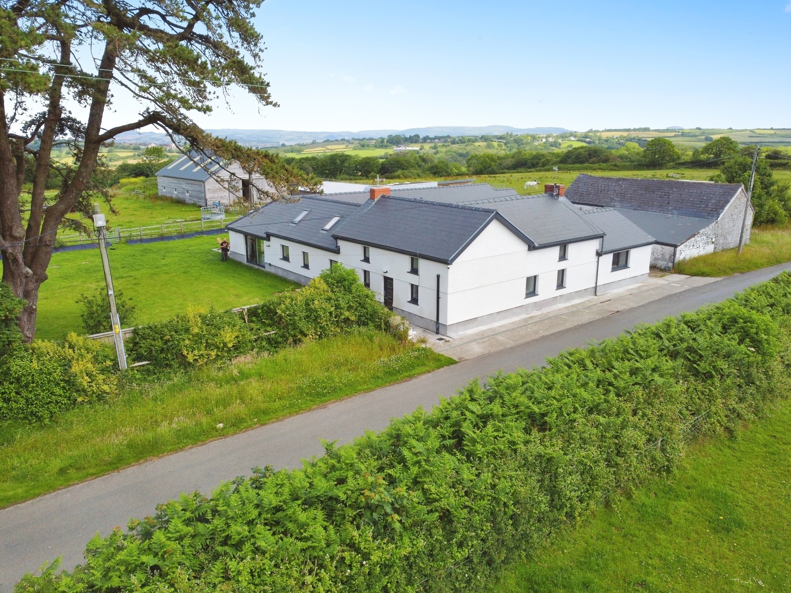 6 bedroom detached house for sale 0