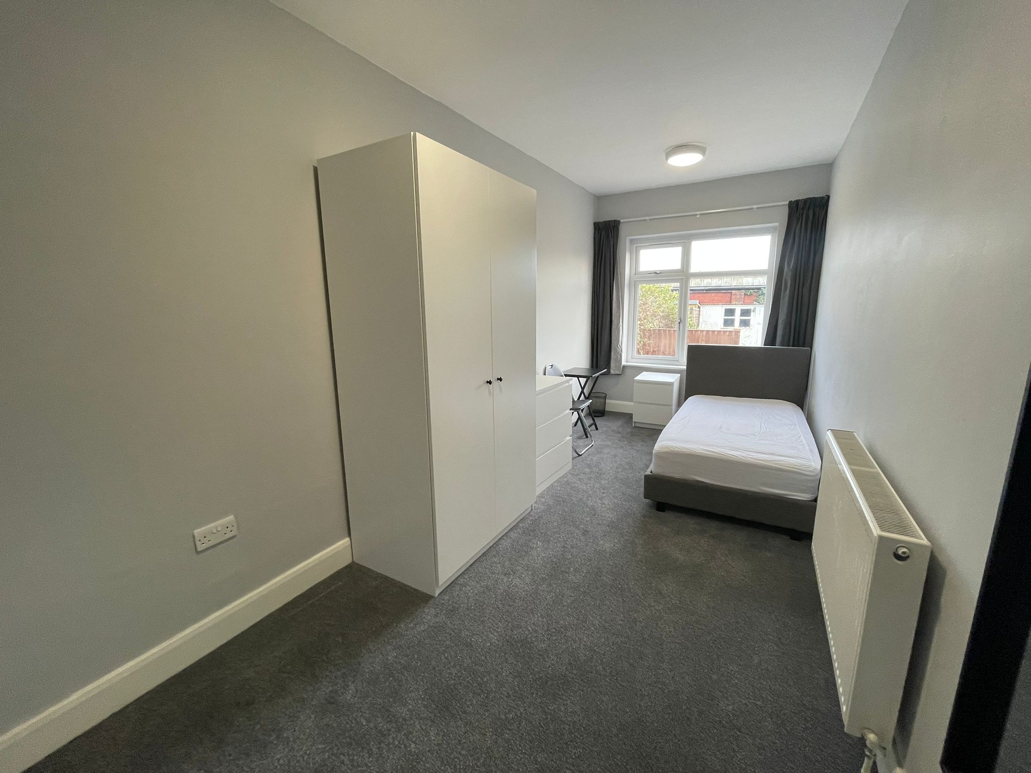 Room Three 142, Harrowdene Road, North Wembley photo 5