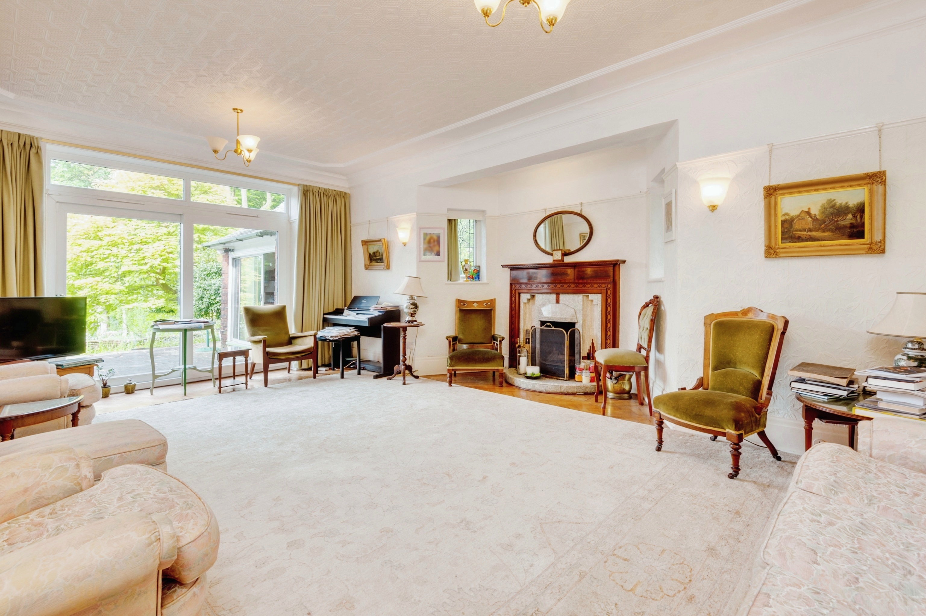 6 bedroom detached house for sale 0