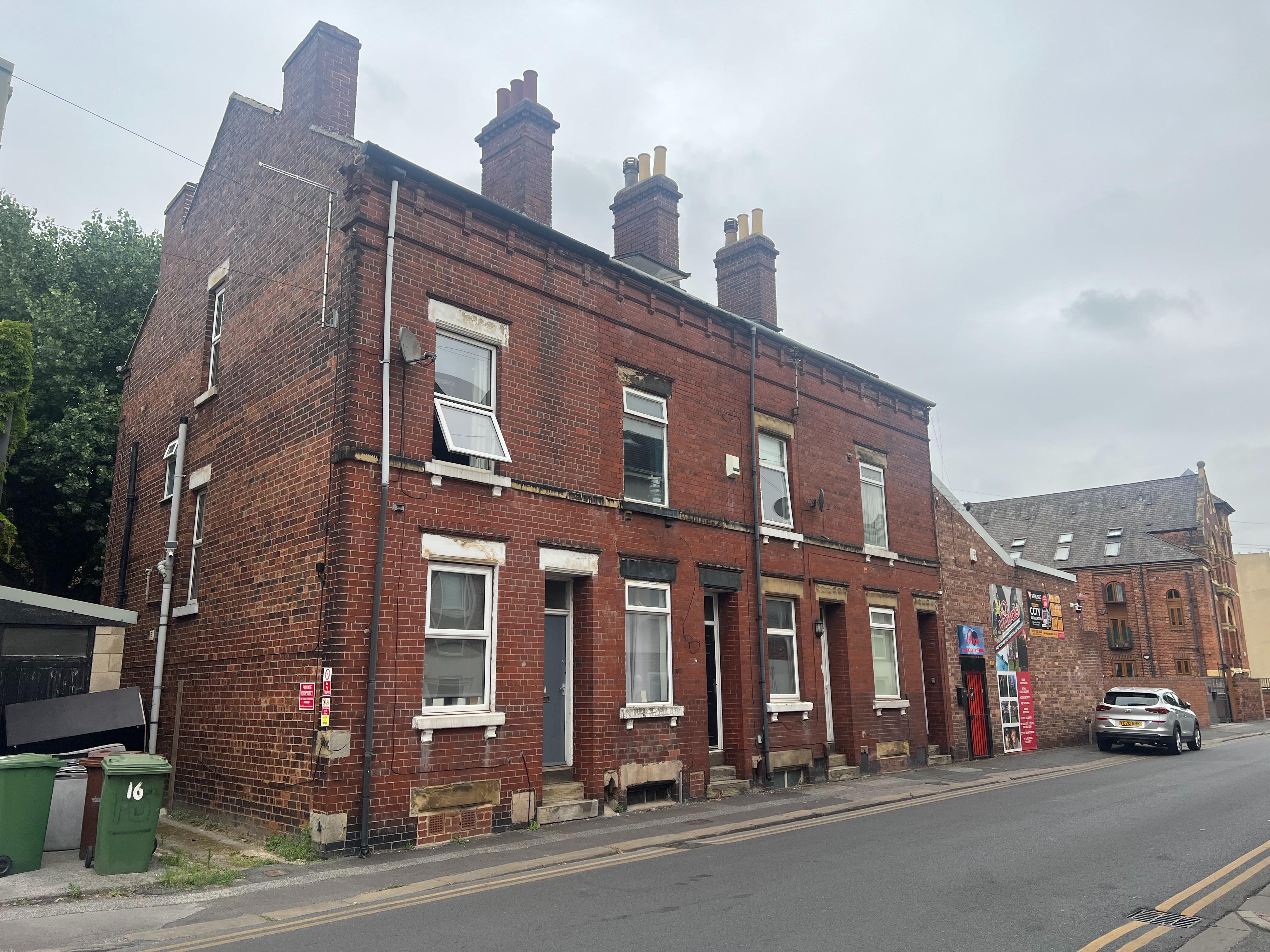 12, Grove Road, Wakefield photo 3