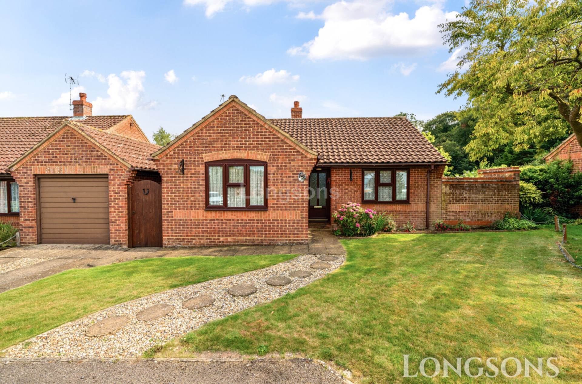 2-bed house on 10, Amys Close, Thetford, £250,000