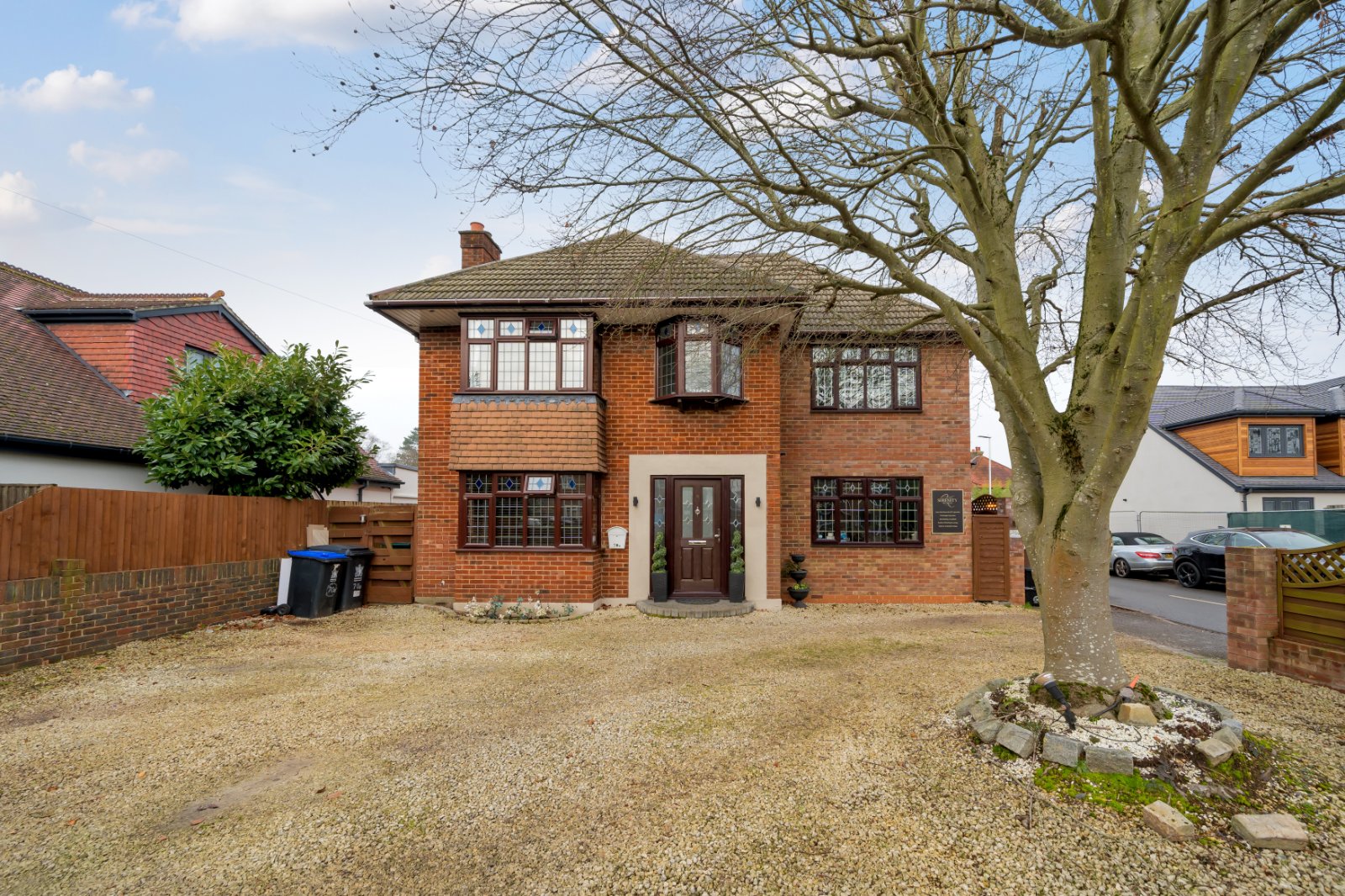 5 bedroom detached house for sale 0