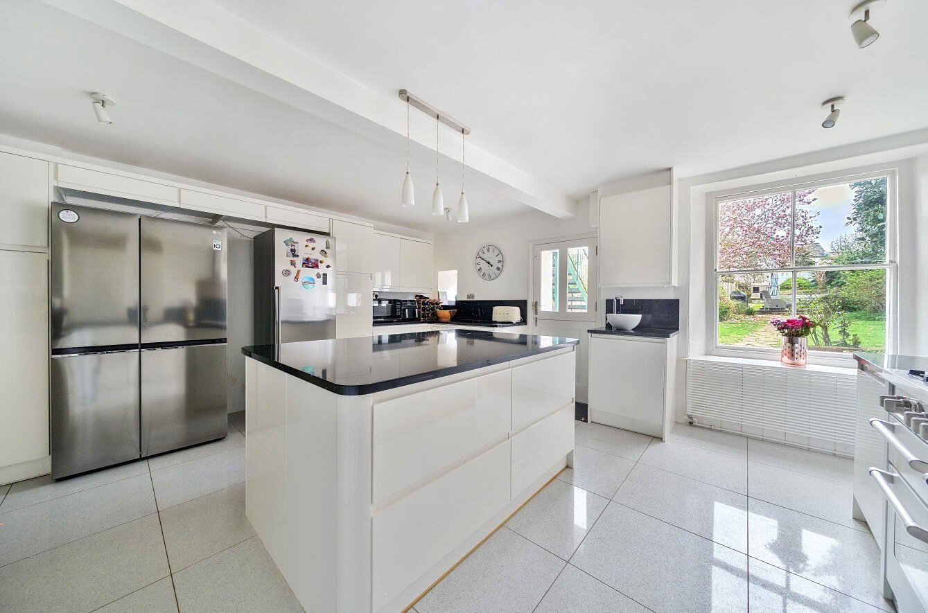 5 bedroom semi-detached house for sale 0