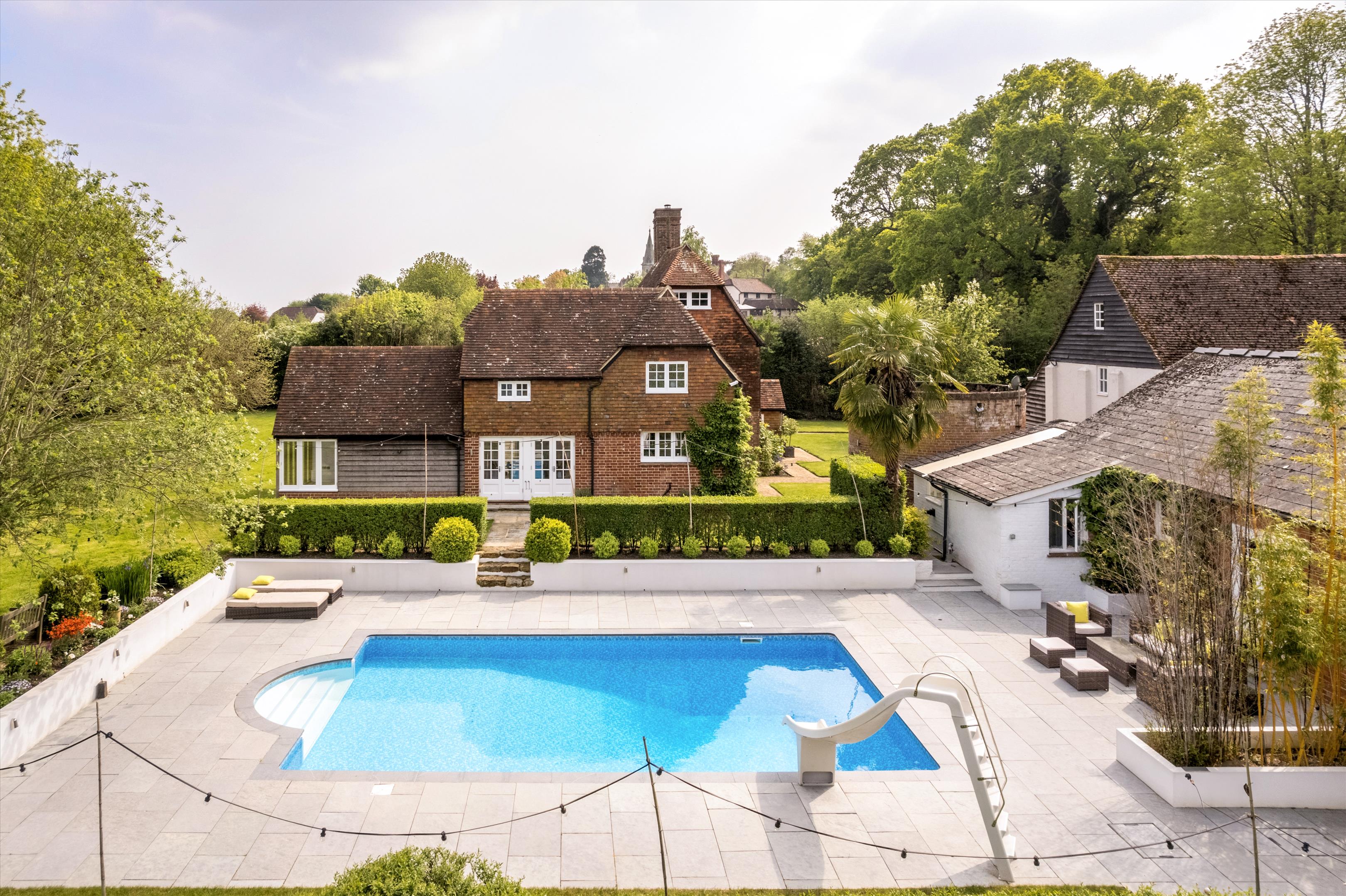 7 bedroom farmhouse for sale 0