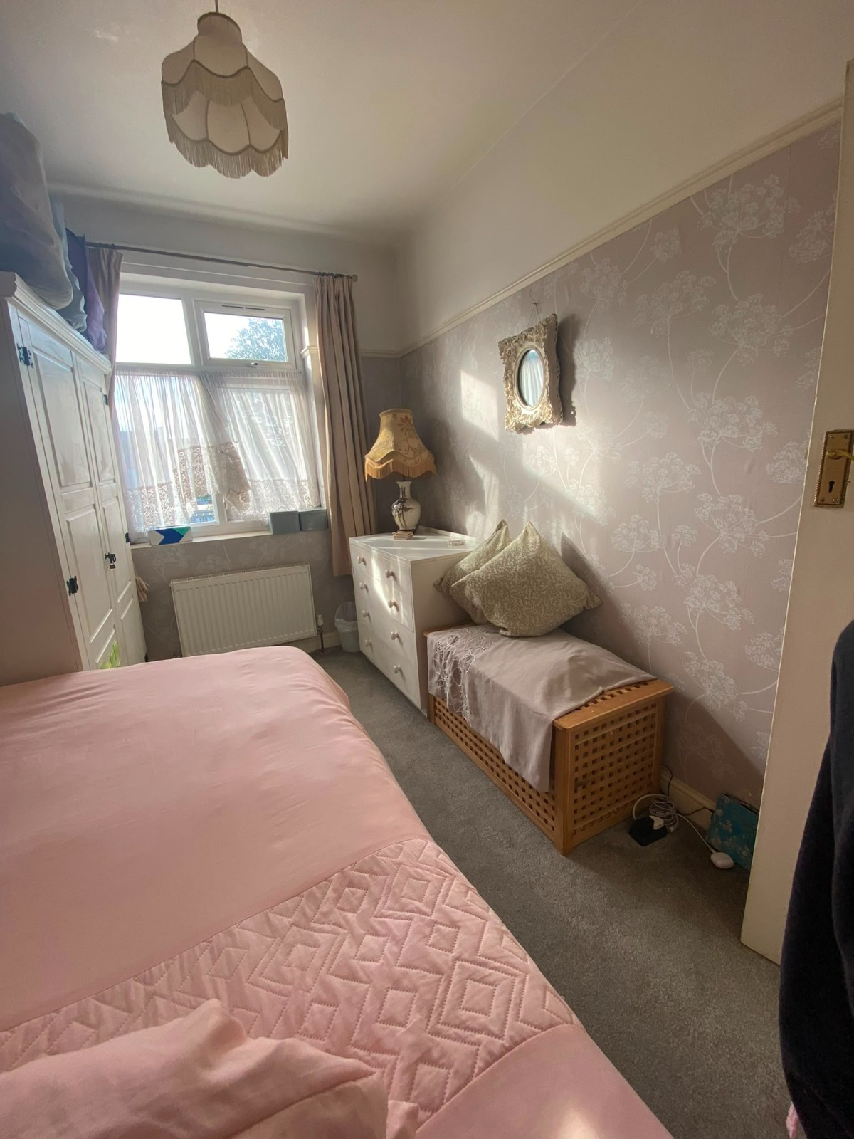 Whalebone Lane North, Romford photo 4
