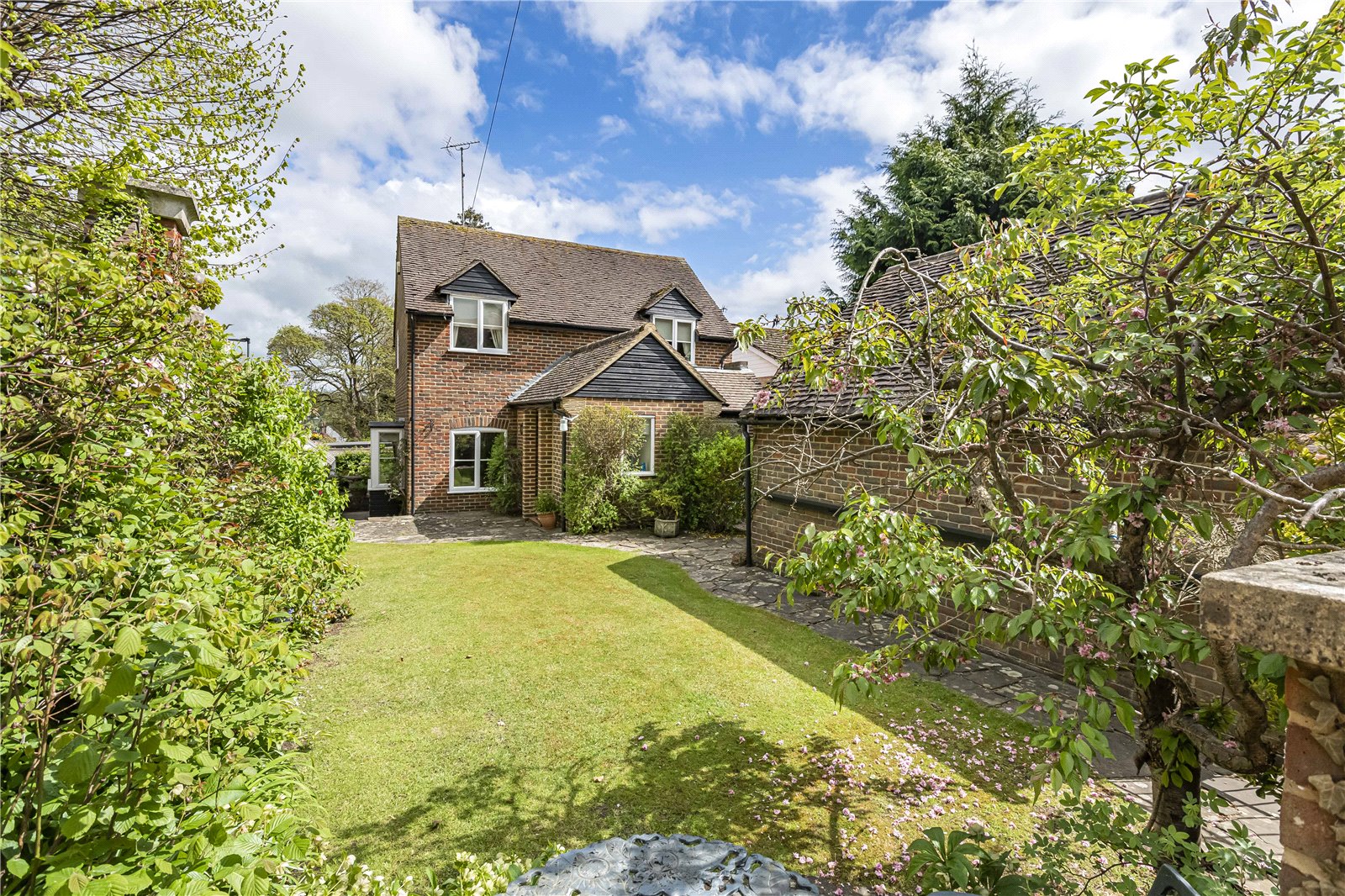 3 bedroom detached house for sale 0