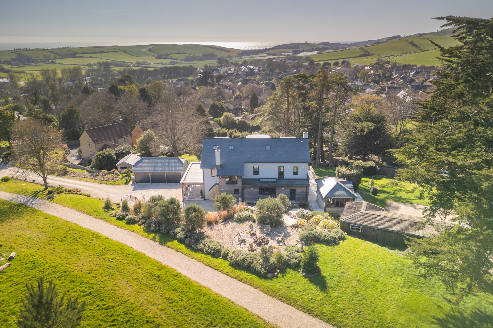 4 bedroom detached house for sale 0