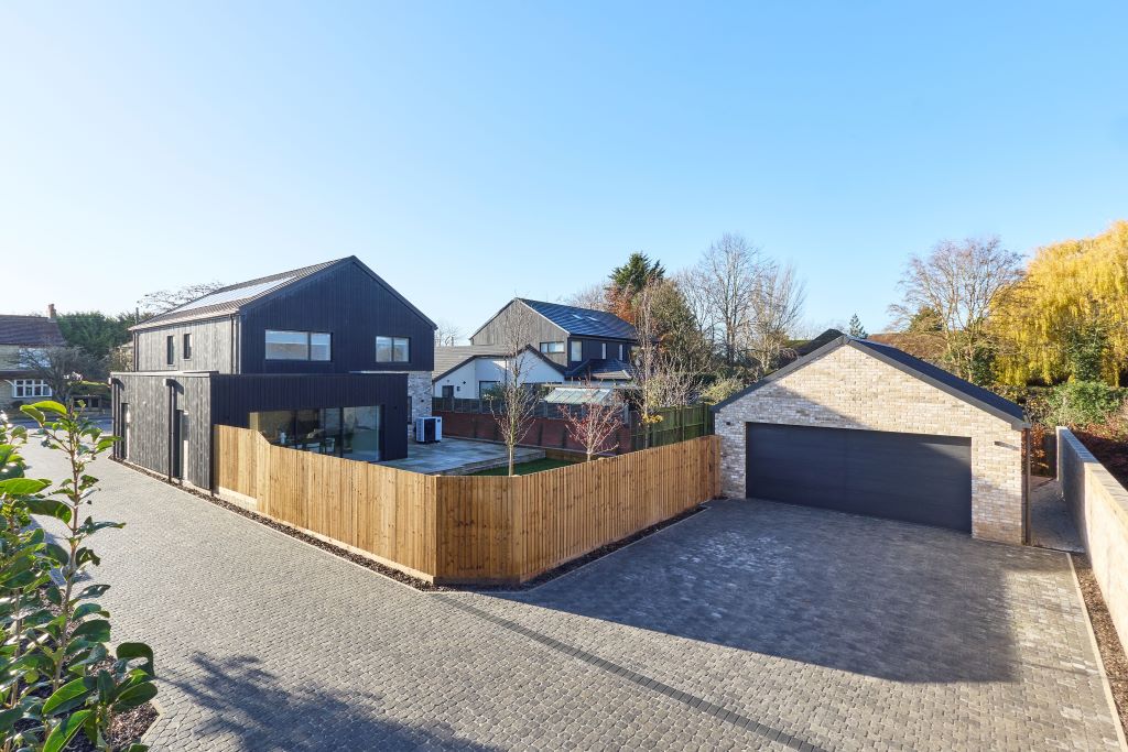 Best Coastal Towns to Buy Property in the UK