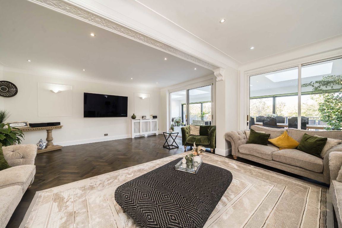 5 bedroom semi-detached house for sale 0