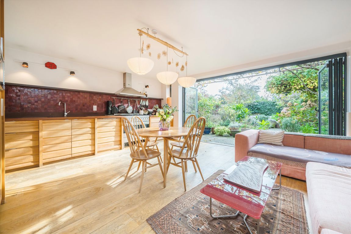 4 bedroom terraced house for sale 0