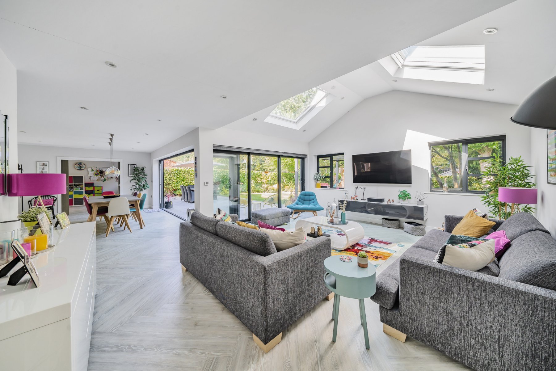 5 bedroom detached house for sale 0