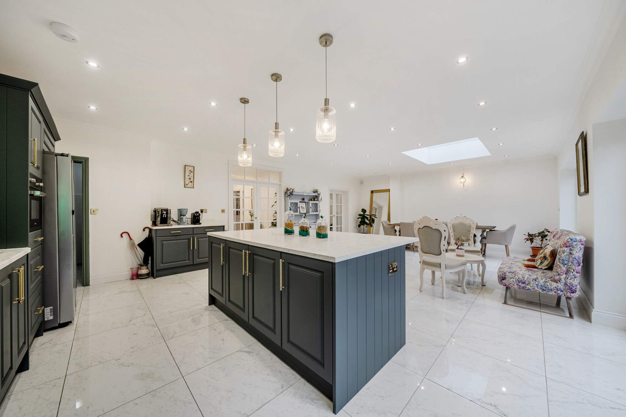 4 bedroom detached house for sale 0
