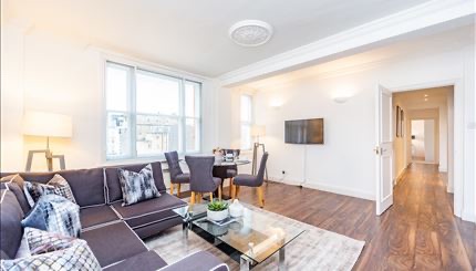 Flat 54, 39 Hill Street, Mayfair, London photo 4