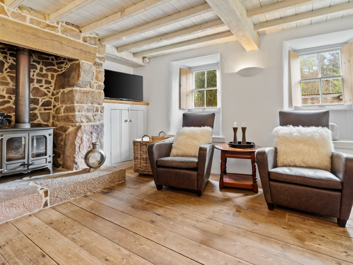 4 bedroom detached house for sale 0