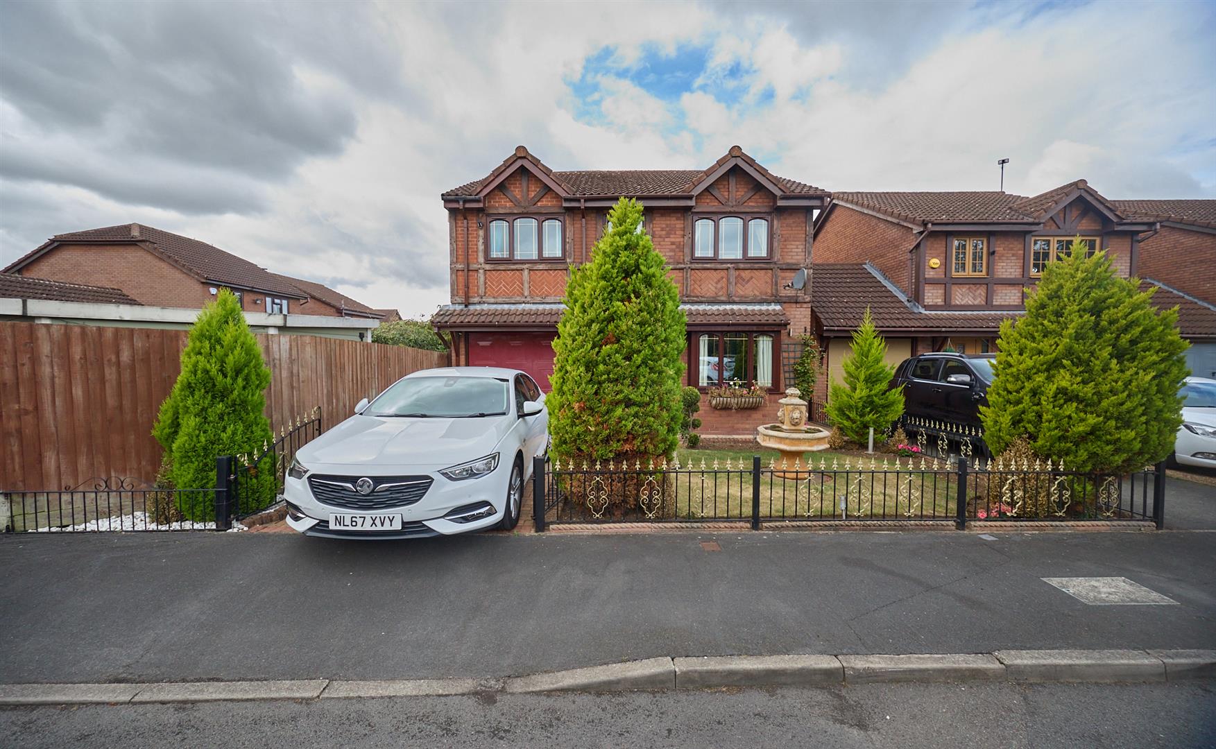4-bed house on 1, Shrewsbury Close, Barwell, £335,000