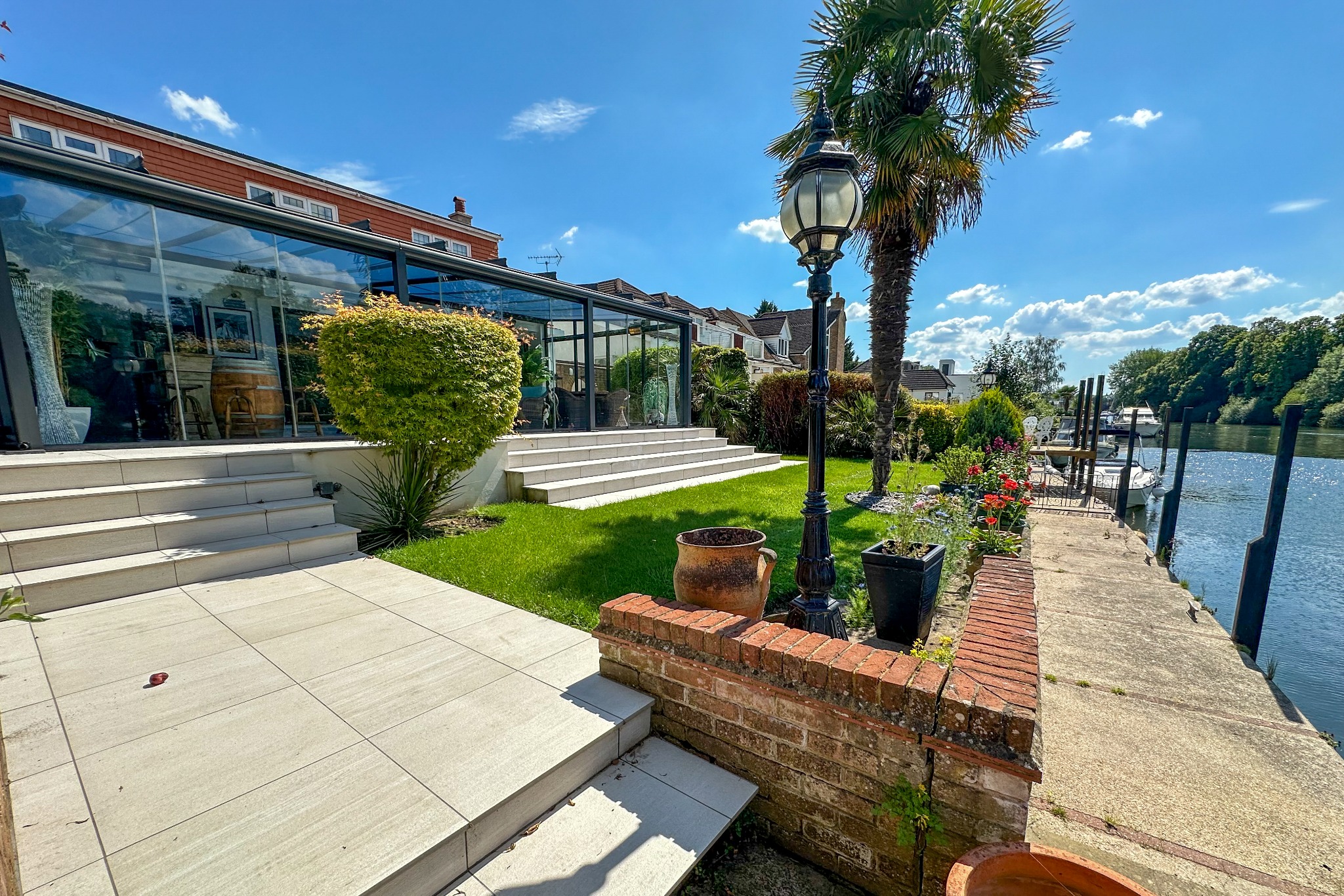 5 bedroom detached house for sale 0
