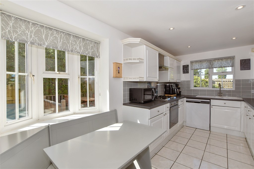 4-bed detached on Harling Close Boughton Monchelsea, Maidstone, £550,000