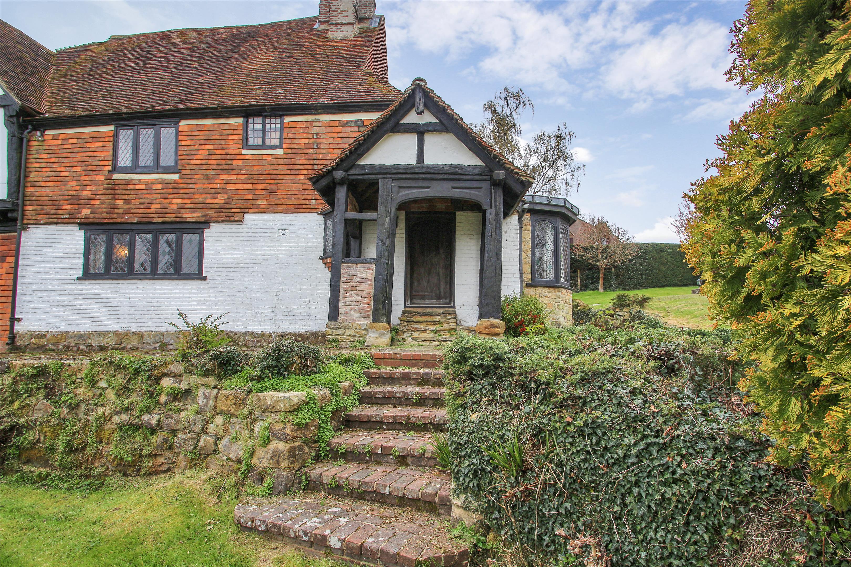 4 bedroom cottage for sale in Pennington Road, Tunbridge Wells, Kent TN4