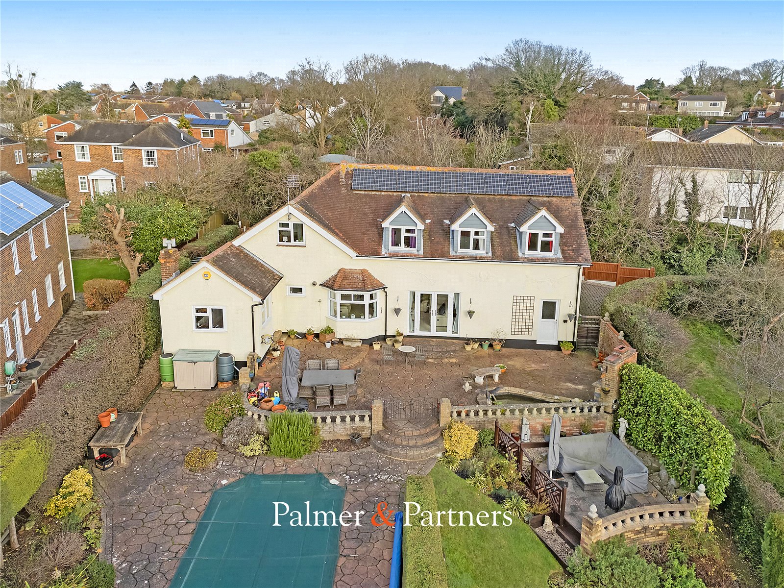 5 bedroom detached house for sale 0