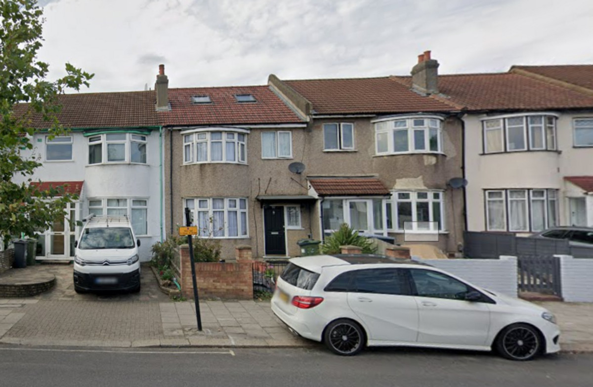 52, Streatham Vale, Croydon photo 2
