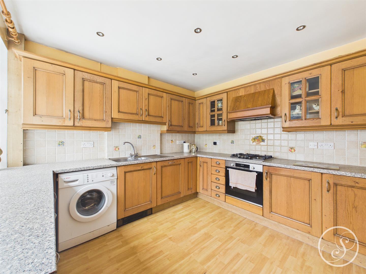 103, Kelmscott Lane, Leeds photo 2