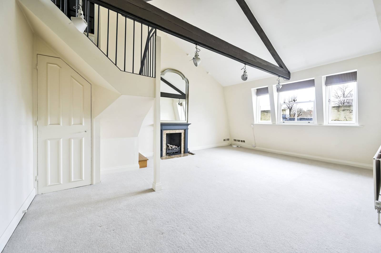3 bedroom flat for sale 0