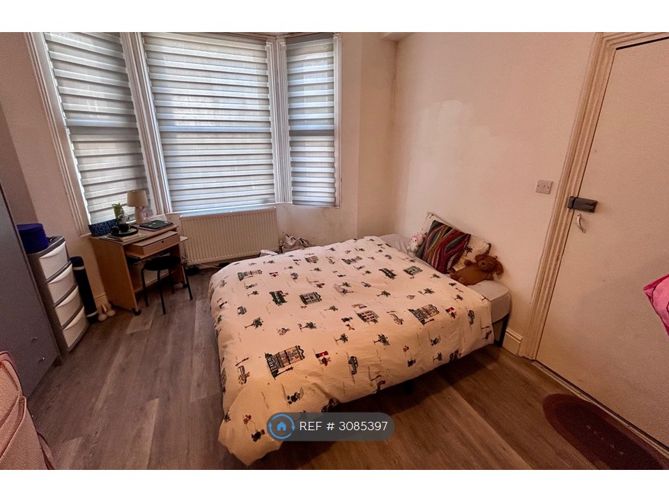 Flat, Watford photo 5