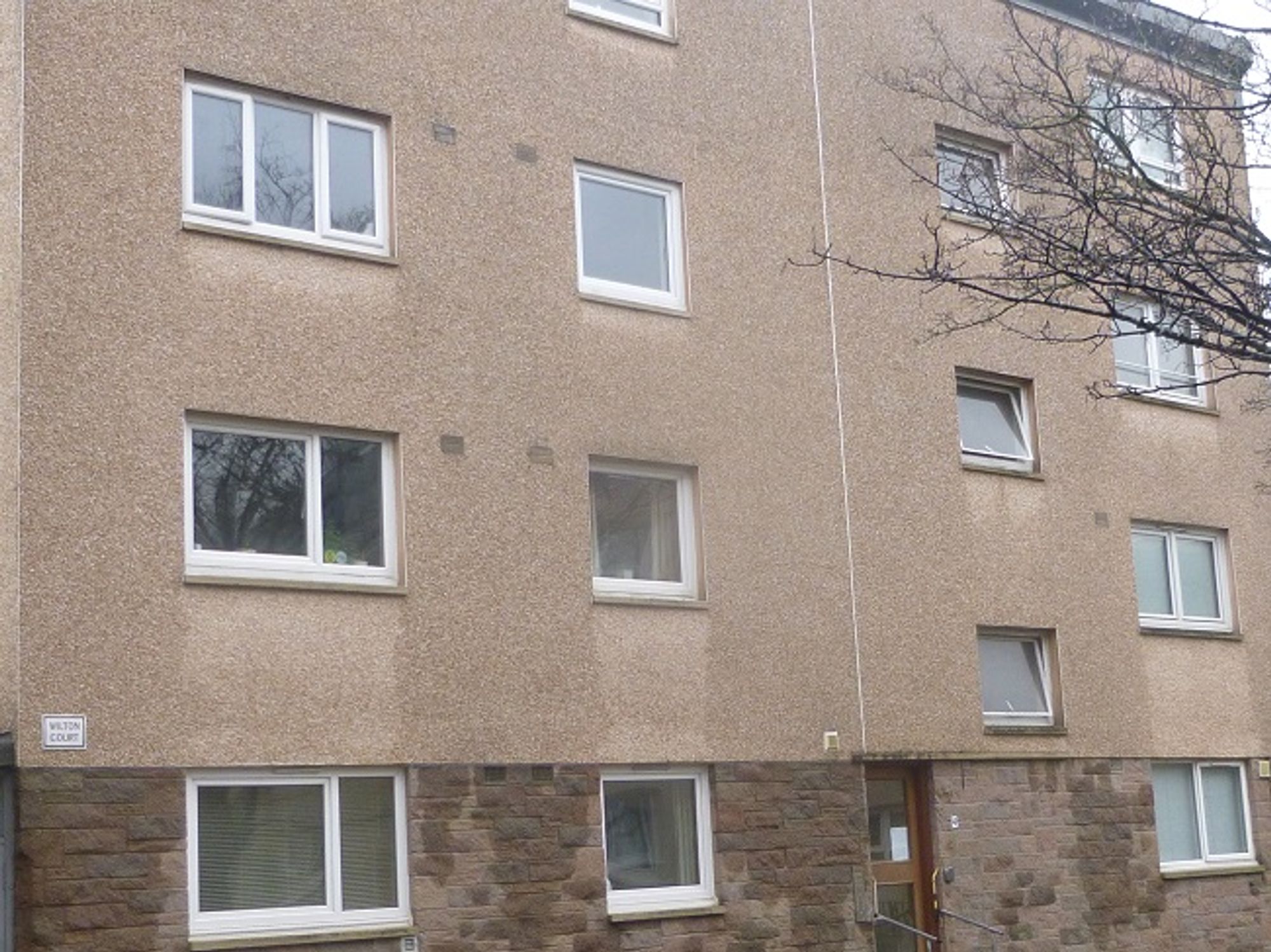 2/1 4 Wilton Court, Glasgow photo 2