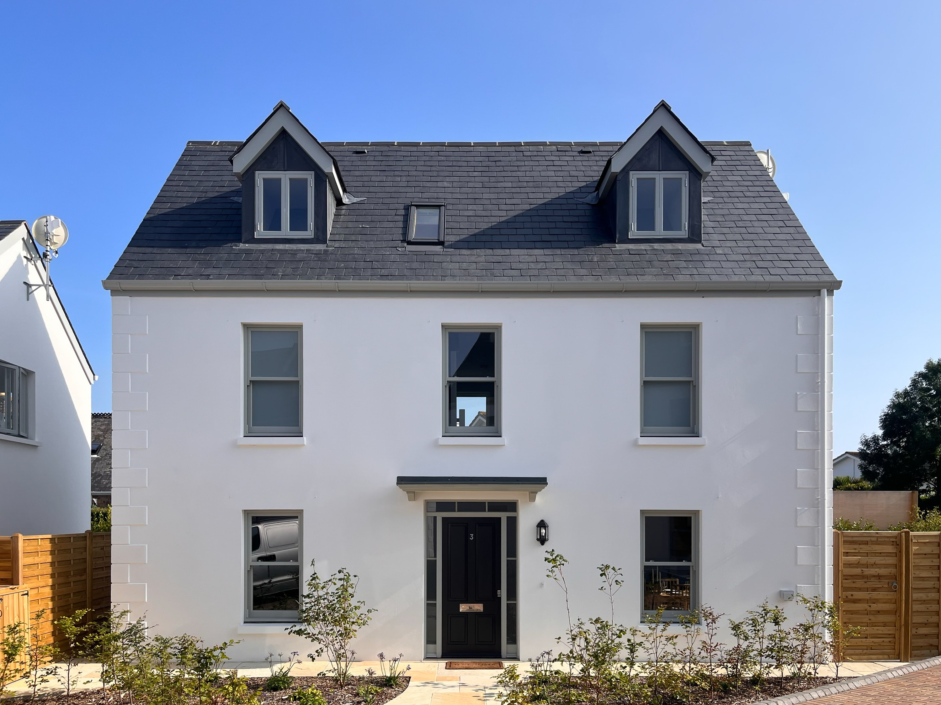 3 bedroom detached house for sale 0