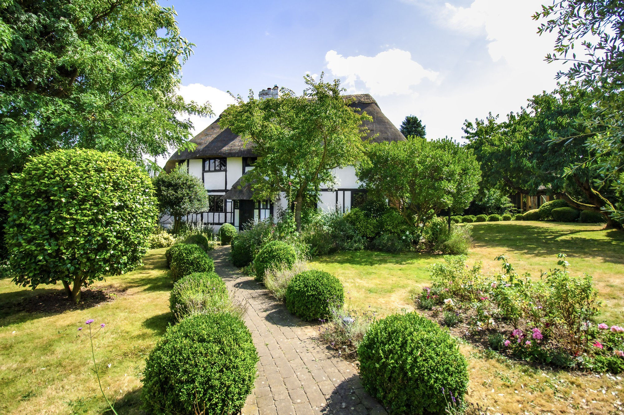 5 bedroom detached house for sale 0