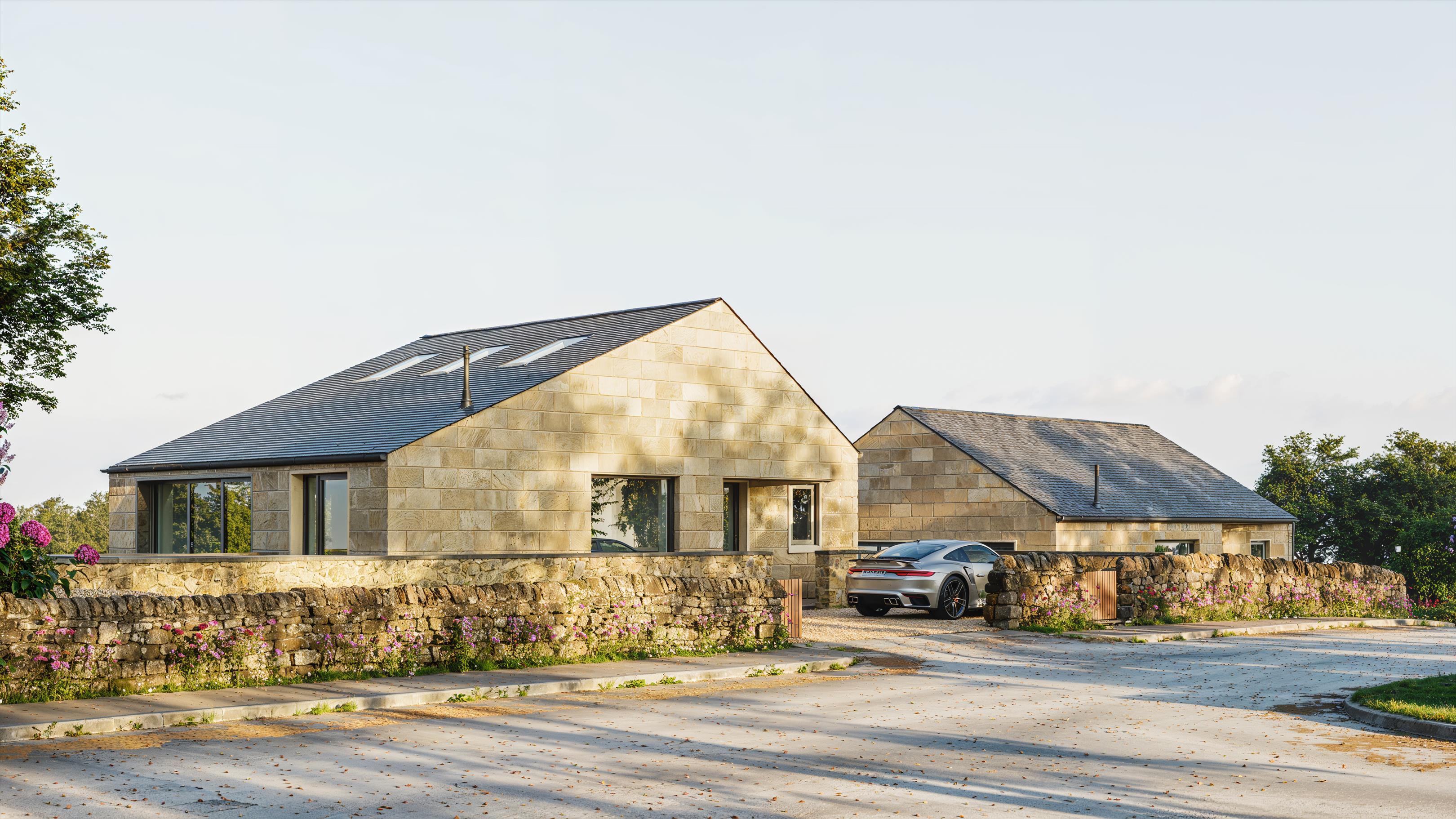6 bedroom detached house for sale in Lymington