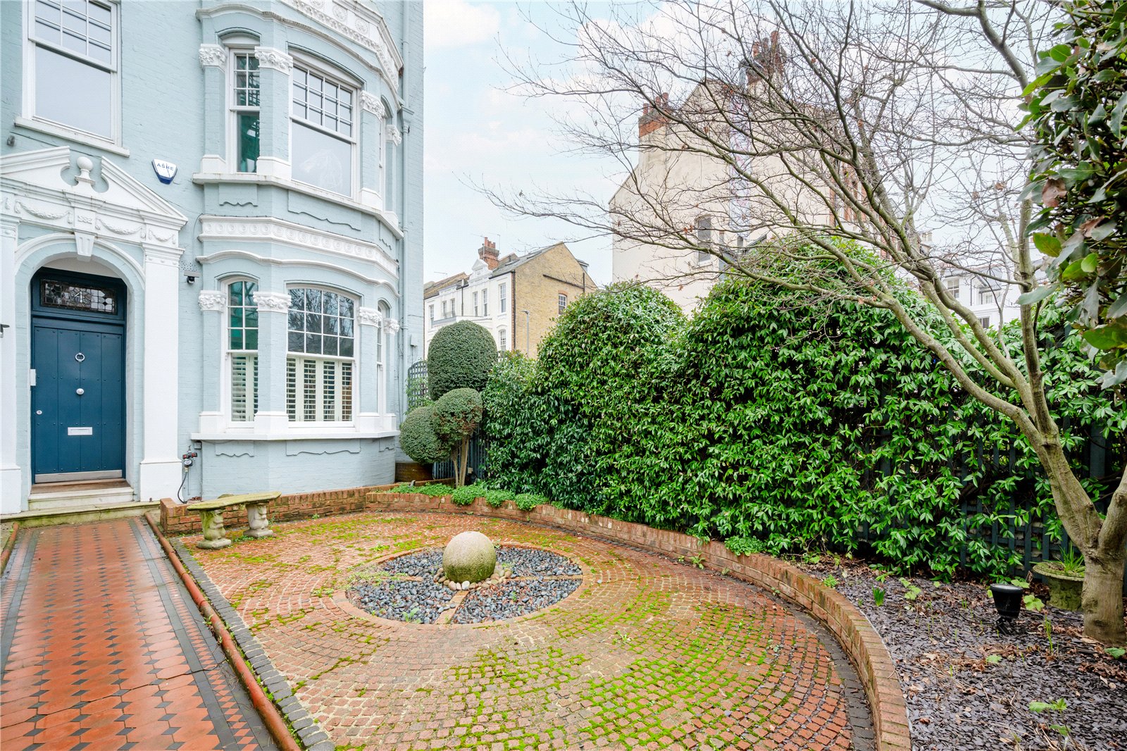 4 bedroom end terrace house for sale 0