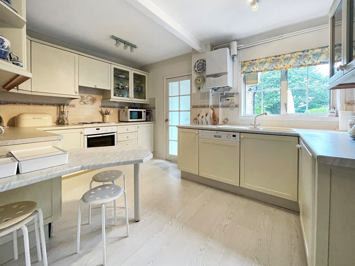 Photos of Elm Close, Amersham HP6 65163567 PrimeLocation